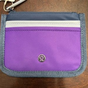 True identity card case